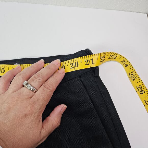 Haggar Pants Men 42x29 Black Classic Fit Work to Weekend Stretch Cotton Chino - Picture 5 of 9